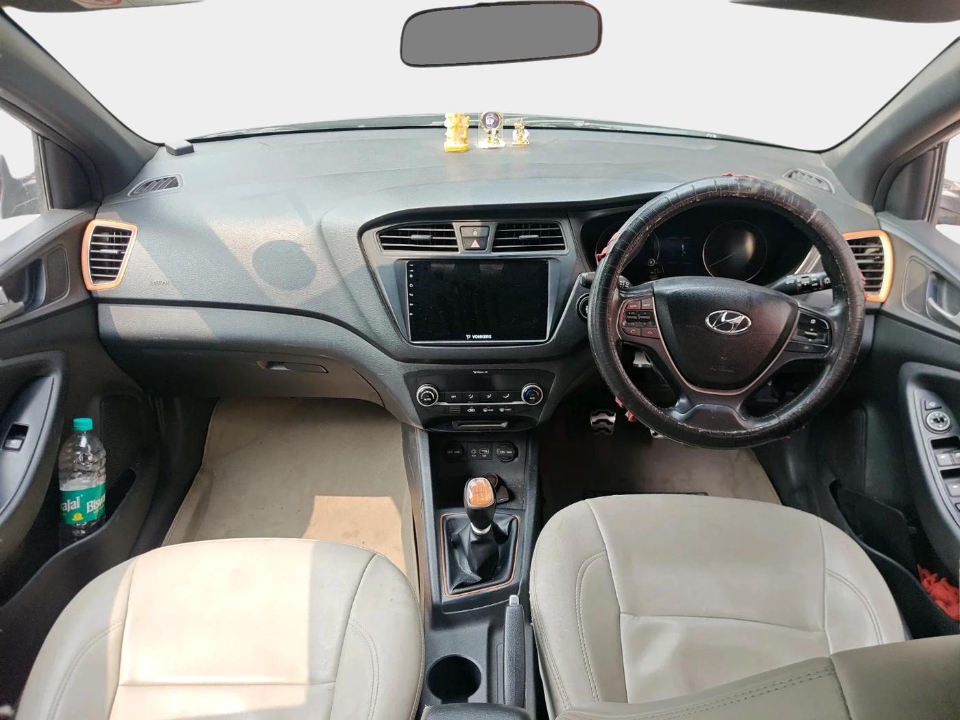 2016 Hyundai i20 Active 1.4 SX, Diesel, Manual, 88,259 km, interior