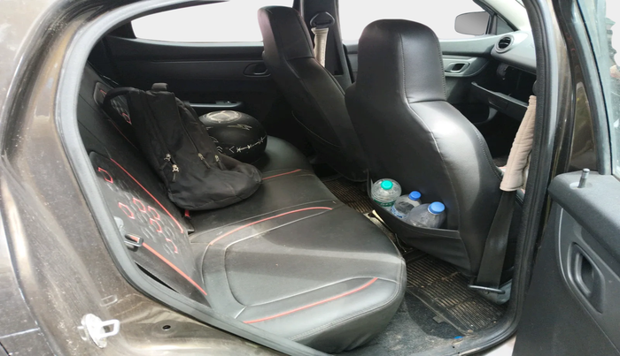 2022 Renault Kwid RXT 1.0, Petrol, Manual, 10,124 km, interior