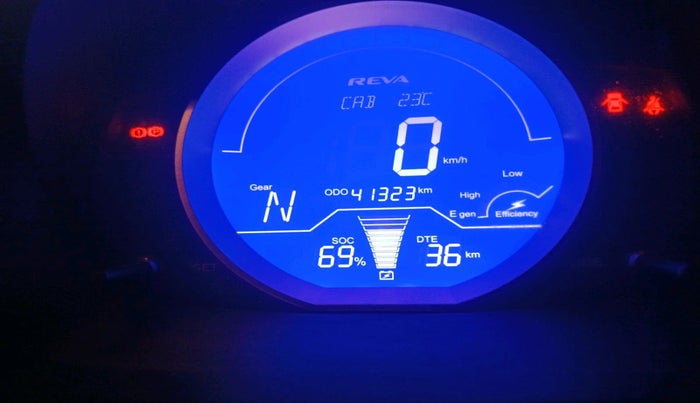 2017 Mahindra E20 Plus P6, Electric, Automatic, 41,323 km, interior