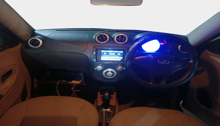2017 Mahindra E20 Plus P6, Electric, Automatic, 41,323 km, interior