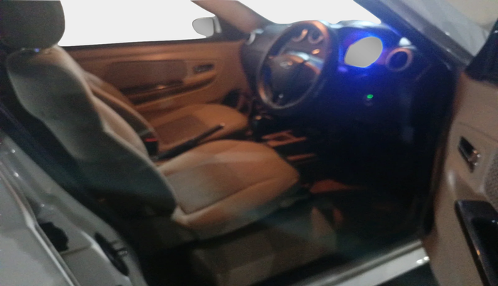 2017 Mahindra E20 Plus P6, Electric, Automatic, 41,323 km, interior