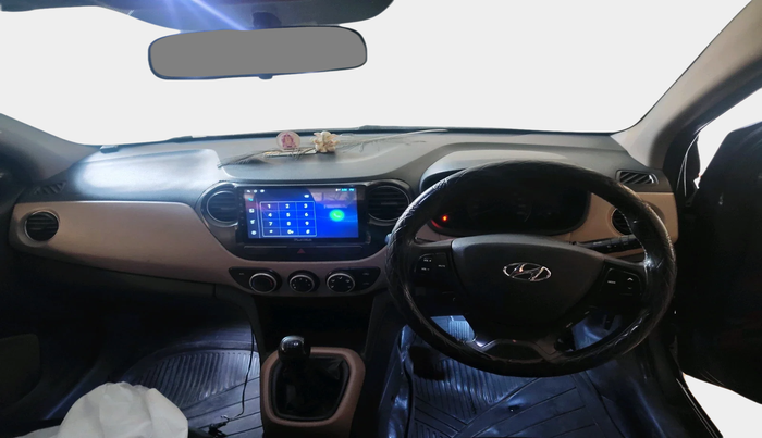 2017 Hyundai Xcent E+, Petrol, Manual, 1,17,895 km, interior