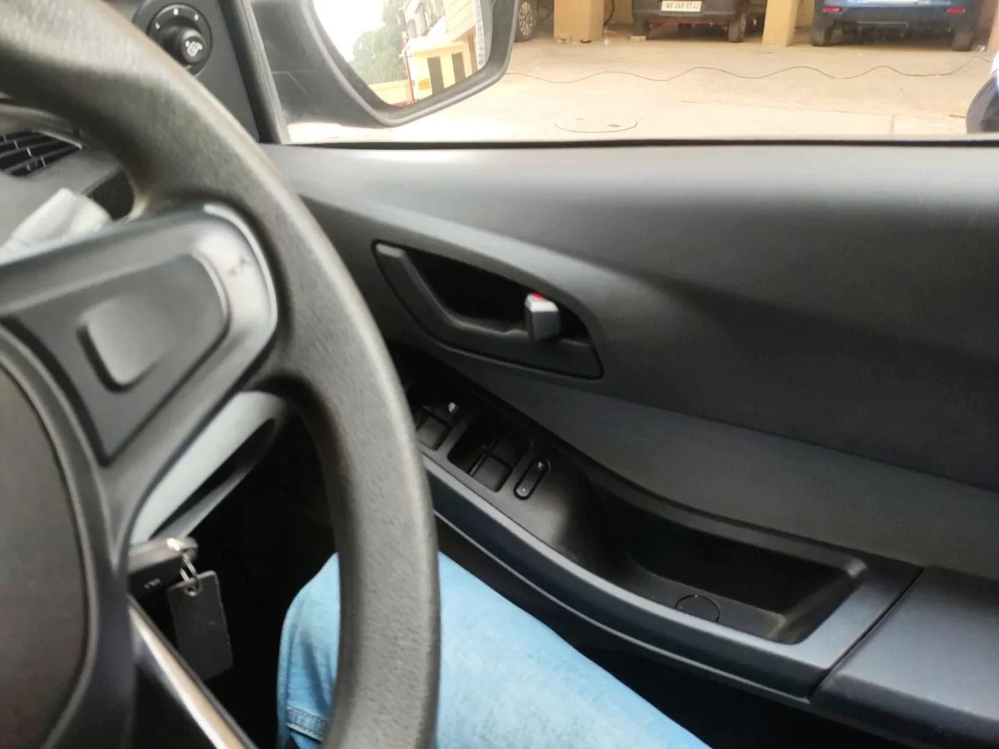 2023 Tata Tiago XT PETROL, Petrol, Manual, 34,870 km, interior