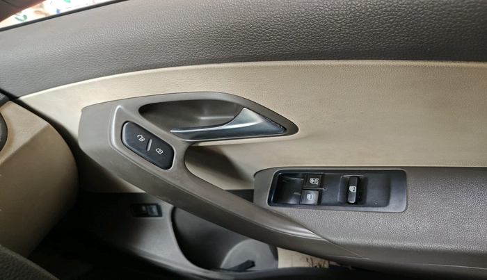 2012 Volkswagen Vento TRENDLINE 1.6, Petrol, Manual, 17,057 km, interior