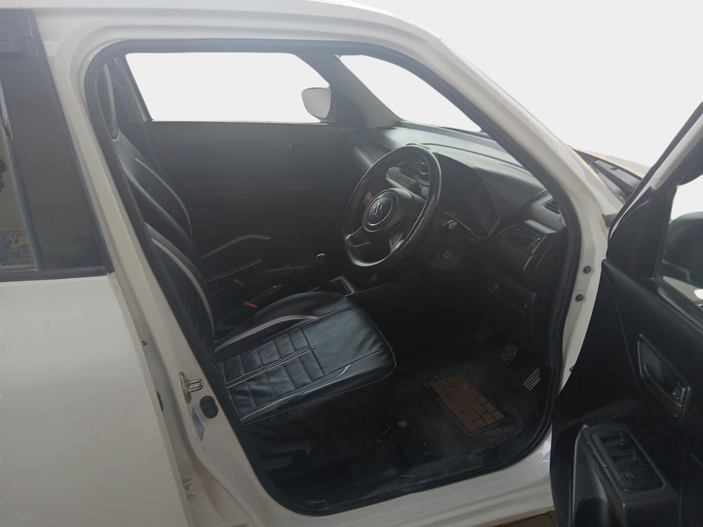 2021 Maruti Swift LXI, Petrol, Manual, 43,985 km, interior