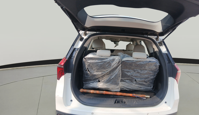 2021 Mahindra XUV700 AX 7 P MT 7 STR, Petrol, Manual, 36,013 km, exterior