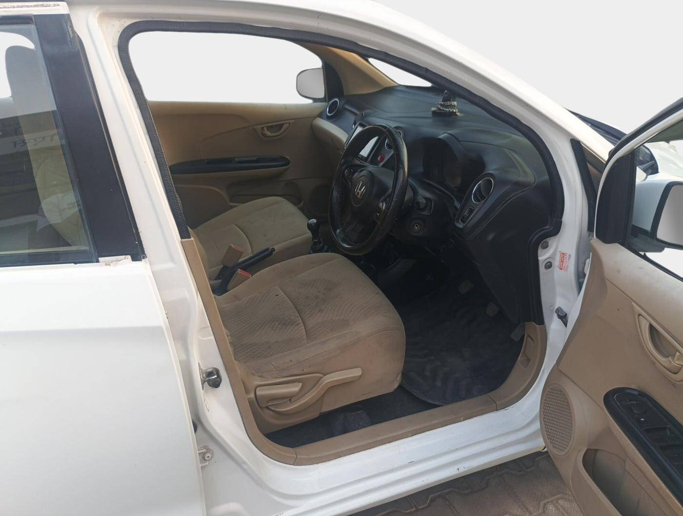 2016 Honda Amaze 1.2L I-VTEC S, Petrol, Manual, 98,000 km, interior