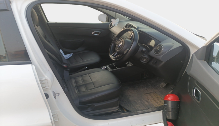 2019 Renault Kwid RXT 1.0 AMT (O), Petrol, Automatic, 58,893 km, interior