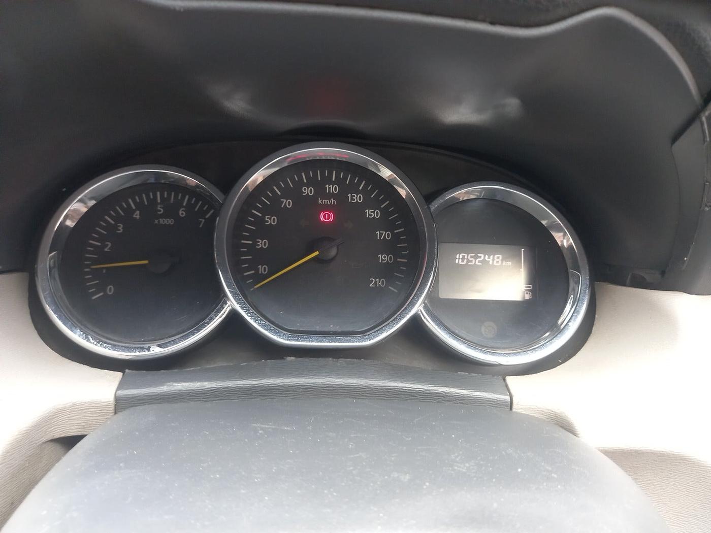 2015 Renault Duster 85 PS RXL DIESEL, Diesel, Manual, 1,05,248 km, interior
