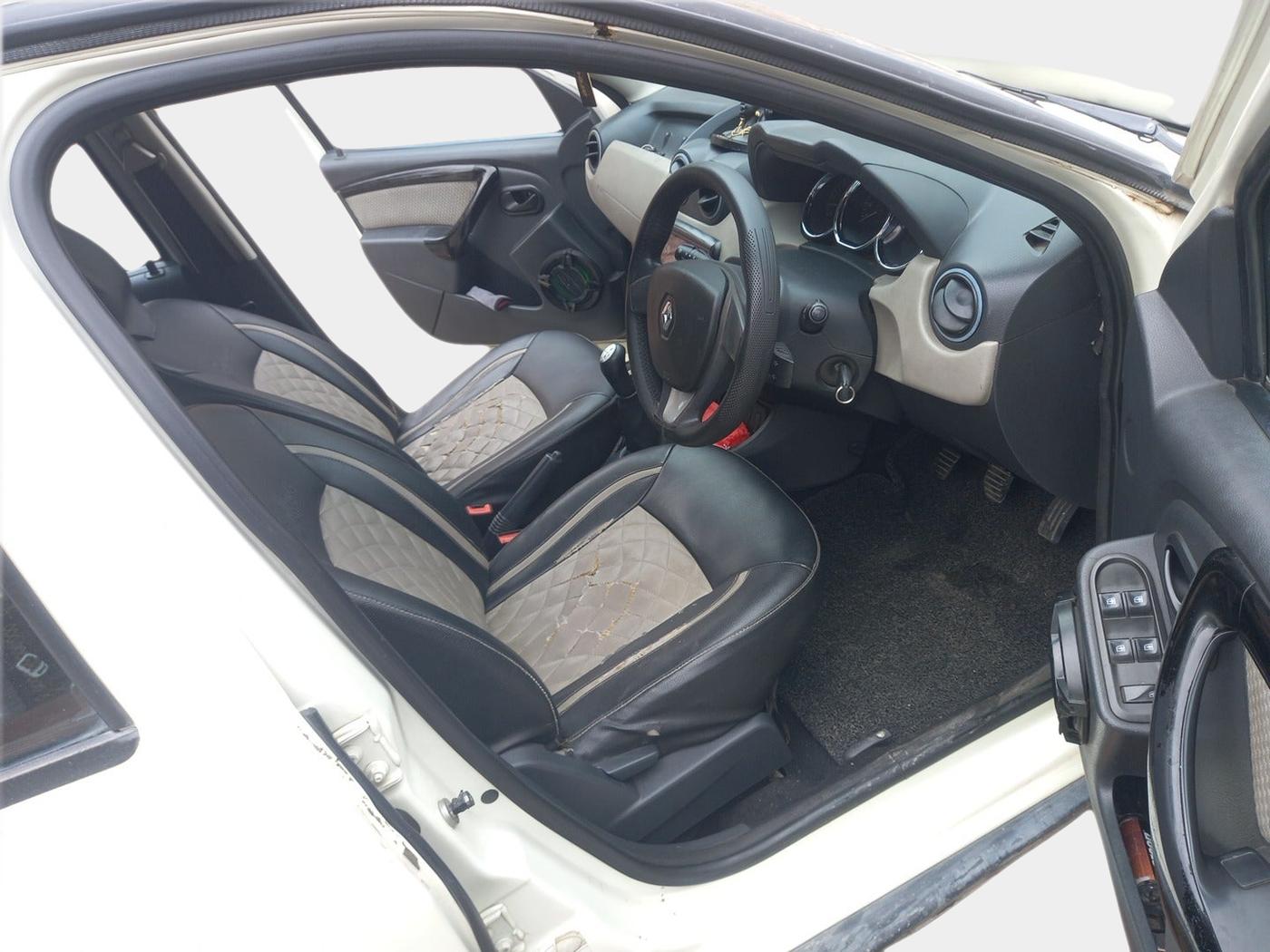 2015 Renault Duster 85 PS RXL DIESEL, Diesel, Manual, 1,05,248 km, interior