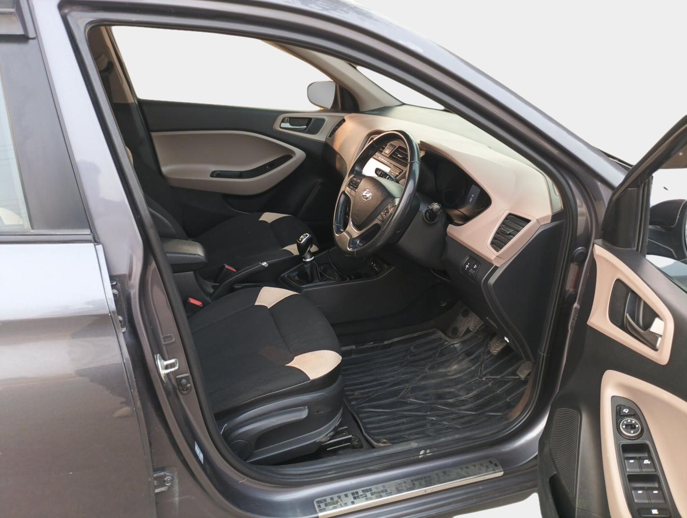 2017 Hyundai Elite i20 ASTA 1.4 CRDI (O), Diesel, Manual, 58,000 km, interior
