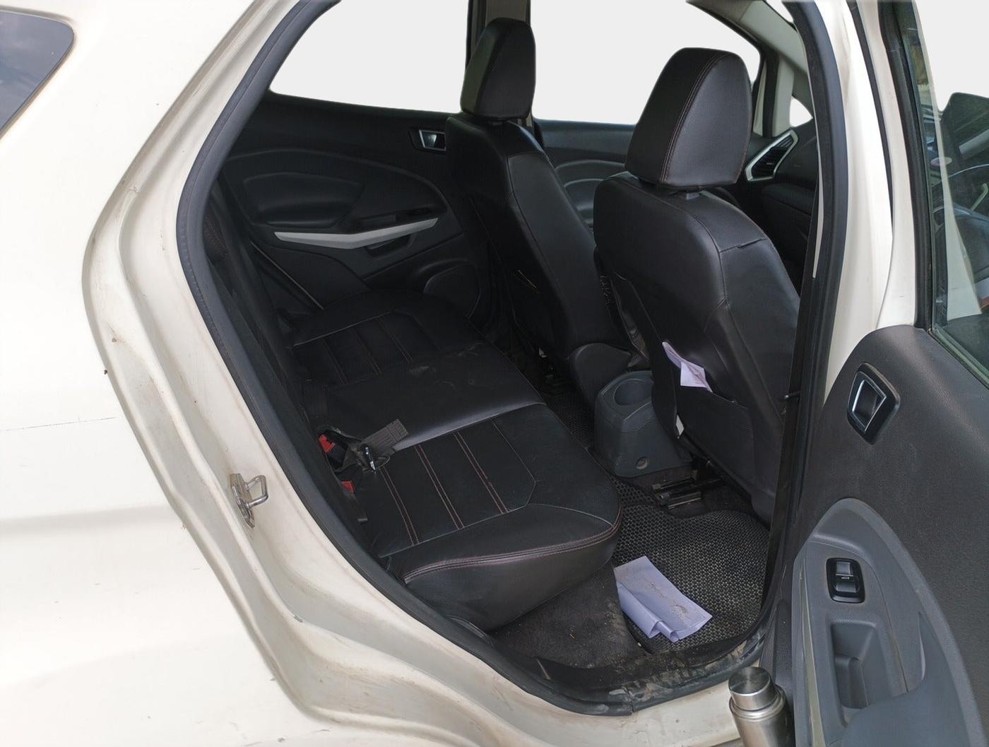 2016 Ford Ecosport TITANIUM 1.5L DIESEL, Diesel, Manual, 1,82,110 km, interior