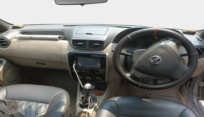 2015 Nissan Terrano XV D THP 110 PS, Diesel, Manual, 1,16,000 km, interior