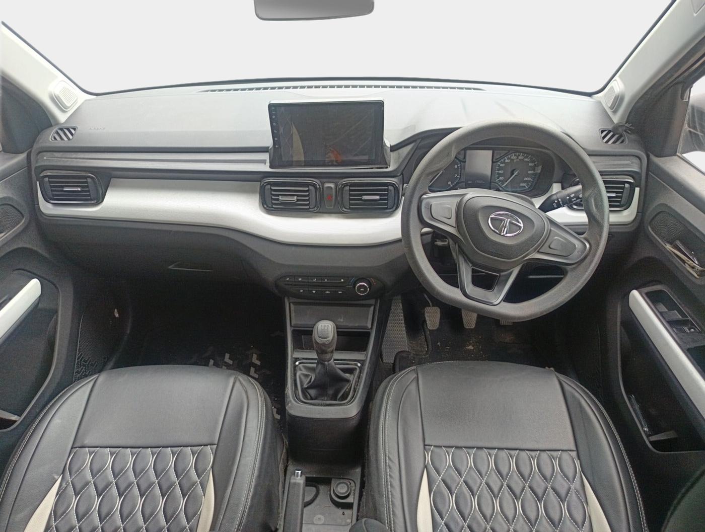 2023 Tata PUNCH PURE MT, Petrol, Manual, 17,504 km, interior