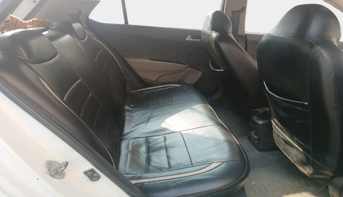 2016 Hyundai Grand i10 SPORTZ 1.1 CRDI, Diesel, Manual, 94,784 km, interior