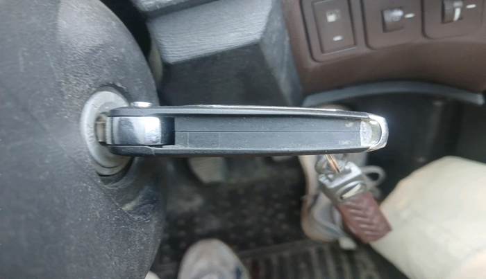 2014 Mahindra XUV500 W6, Diesel, Manual, 1,29,814 km, interior