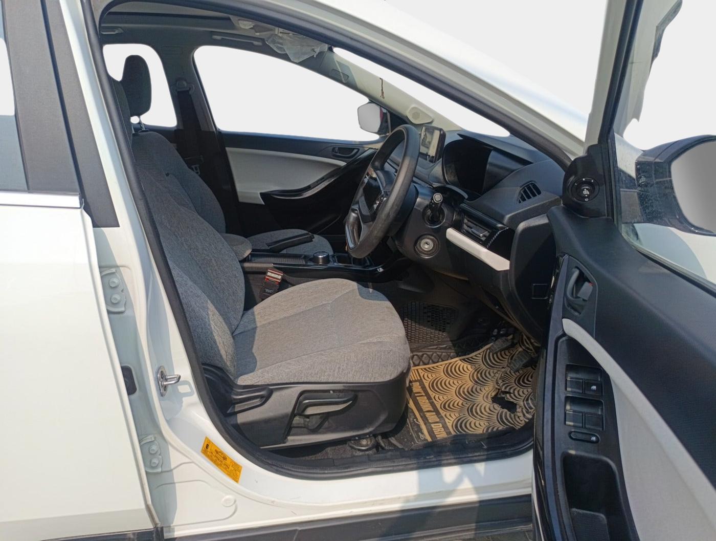 2024 Tata Curvv Pure Plus S 1.5 Diesel 6MT, Diesel, Manual, 23,000 km, interior