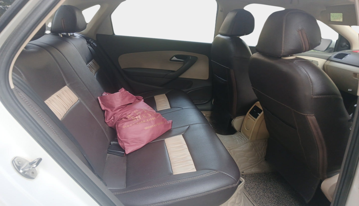 2013 Volkswagen Vento TRENDLINE 1.6, Petrol, Manual, 1,22,125 km, interior