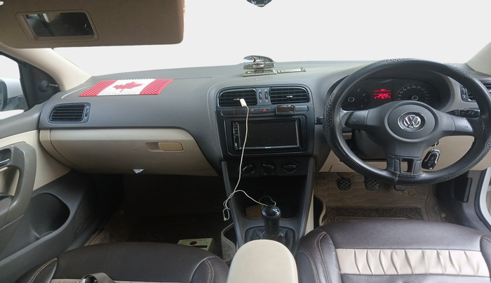 2013 Volkswagen Vento TRENDLINE 1.6, Petrol, Manual, 1,22,125 km, interior