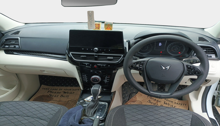 2025 Mahindra XUV 3XO MX3 Pro 1.2 L TCMPFI AT, Petrol, Automatic, 2,639 km, interior