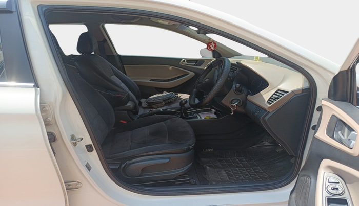2018 Hyundai Elite i20 ASTA 1.2, Petrol, Manual, 1,15,261 km, interior
