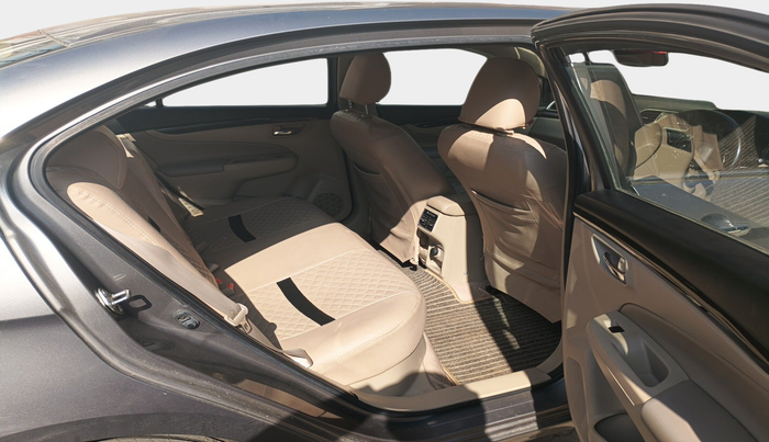 2017 Maruti Ciaz ZDI+ SHVS, Diesel, Manual, 1,06,666 km, interior