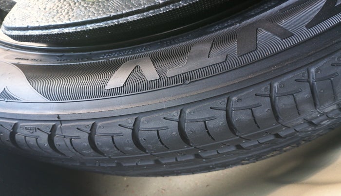 2017 Maruti Ciaz ZDI+ SHVS, Diesel, Manual, 1,06,666 km, tyre