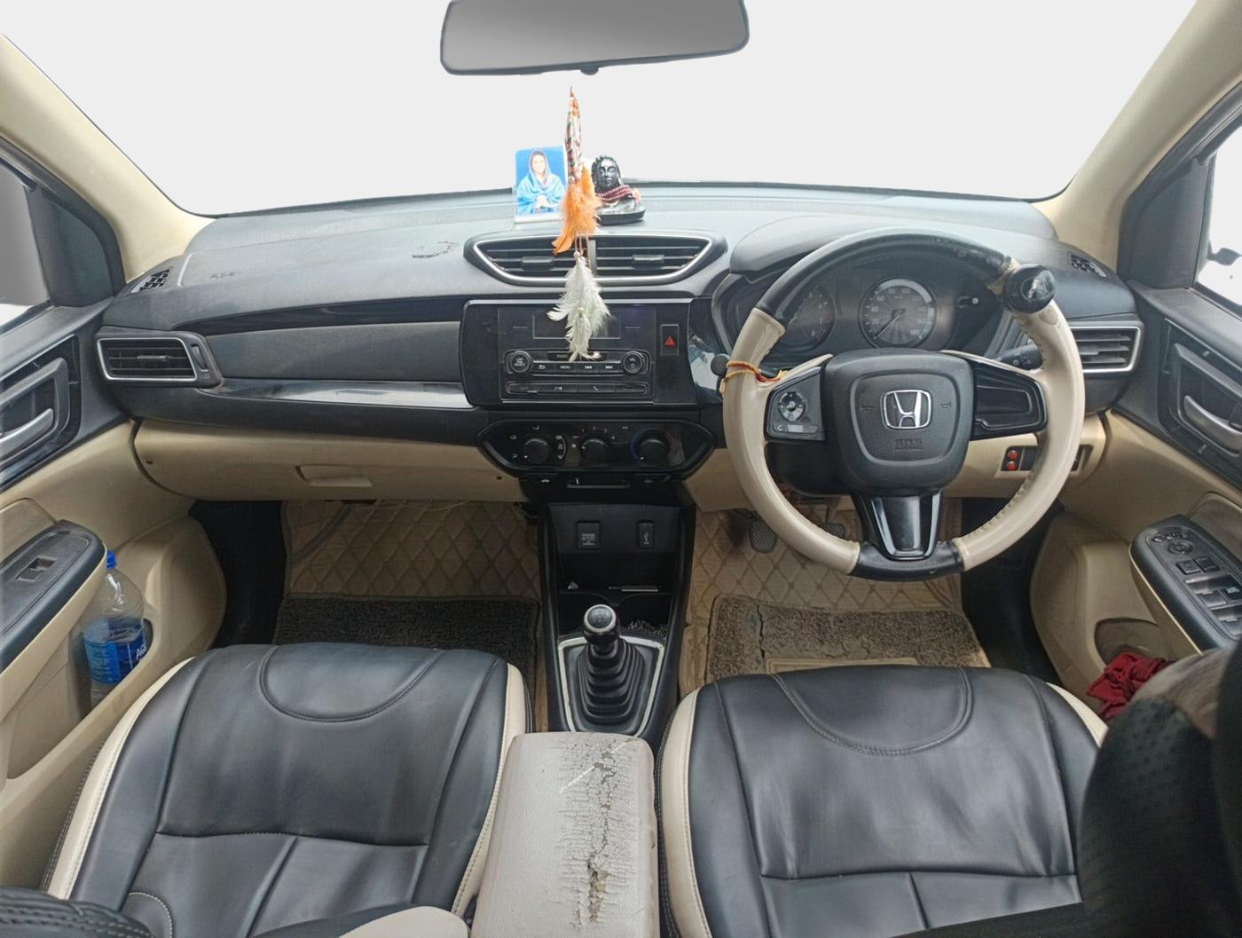 2018 Honda Amaze 1.2L I-VTEC S, Petrol, Manual, 96,387 km, interior