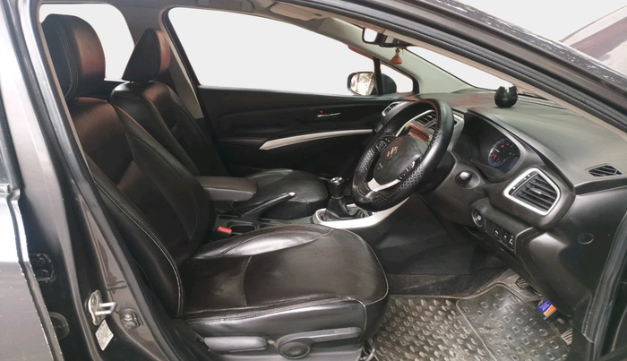 2016 Maruti S Cross ALPHA 1.3, Diesel, Manual, 1,35,240 km, interior