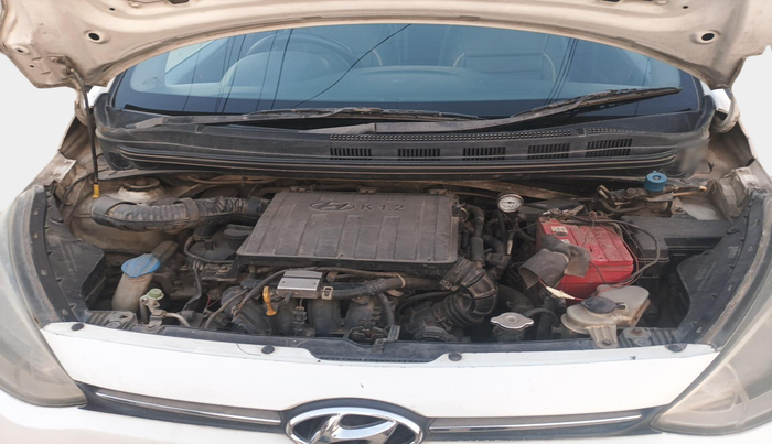 2016 Hyundai Xcent BASE 1.2, Petrol, Manual, 1,72,493 km, exterior