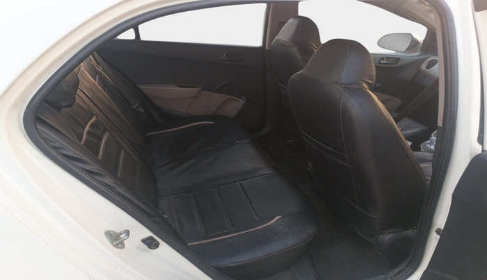 2016 Hyundai Xcent BASE 1.2, Petrol, Manual, 1,72,493 km, interior