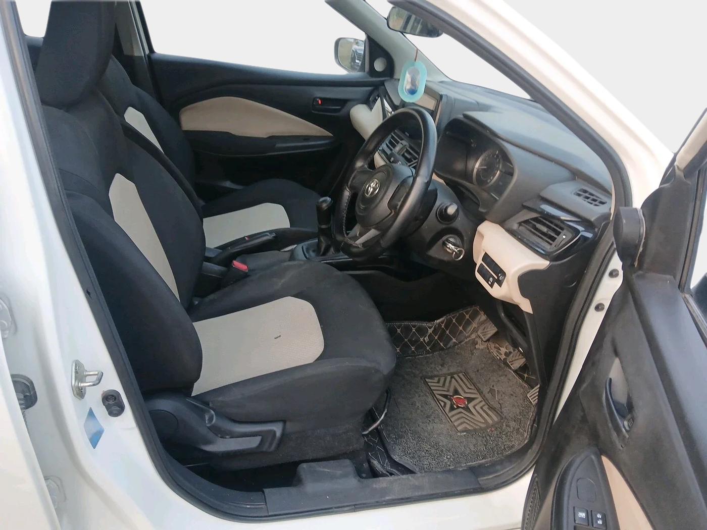 2022 Toyota Glanza E, Petrol, Manual, 37,369 km, interior