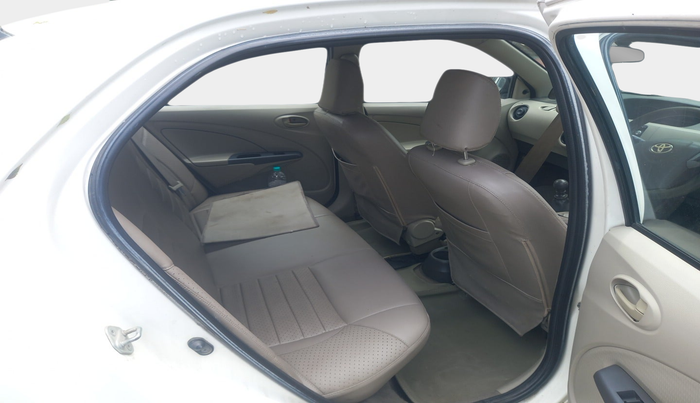 2015 Toyota Etios GD, Diesel, Manual, 1,99,745 km, interior
