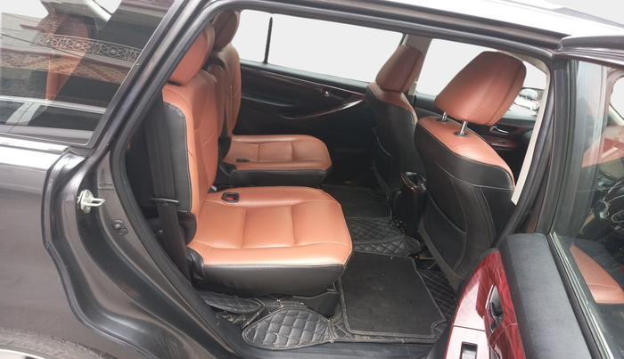 2017 Toyota Innova Crysta 2.8 GX AT 7 STR, Diesel, Automatic, 1,76,135 km, interior