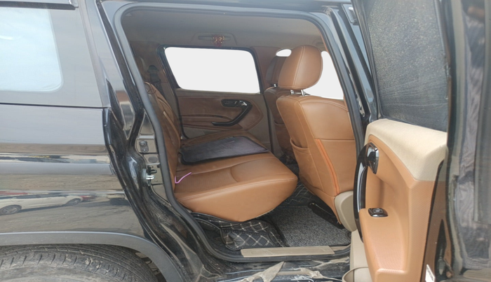 2023 Mahindra BOLERO NEO N 8, Diesel, Manual, 32,774 km, interior