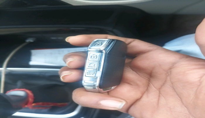 2024 KIA SONET HTX 1.0 TURBO PETROL IMT, Petrol, Manual, 33,216 km, interior