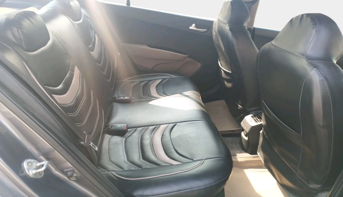 2017 Hyundai Grand i10 SPORTZ 1.1 CRDI, Diesel, Manual, 87,727 km, interior