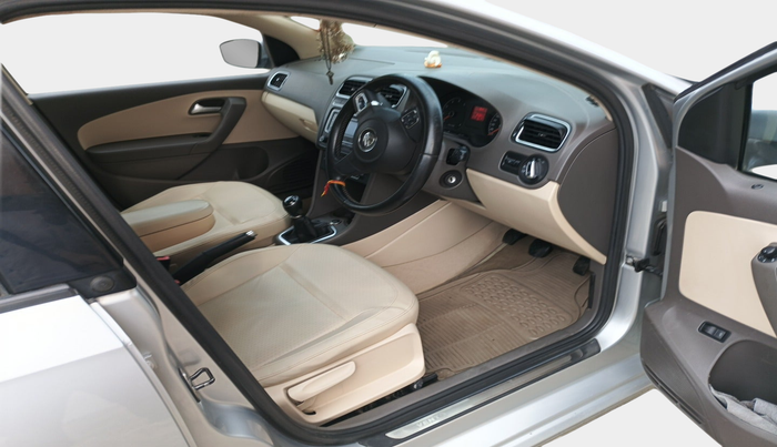 2013 Volkswagen Vento HIGHLINE 1.6 MPI, Petrol, Manual, 81,292 km, interior
