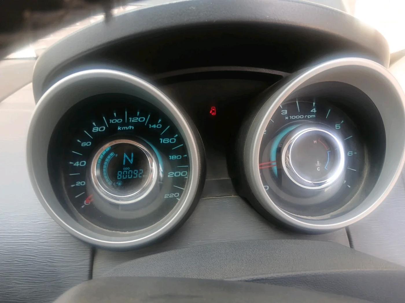 2015 Mahindra XUV500 W6, Diesel, Manual, 83,000 km, interior
