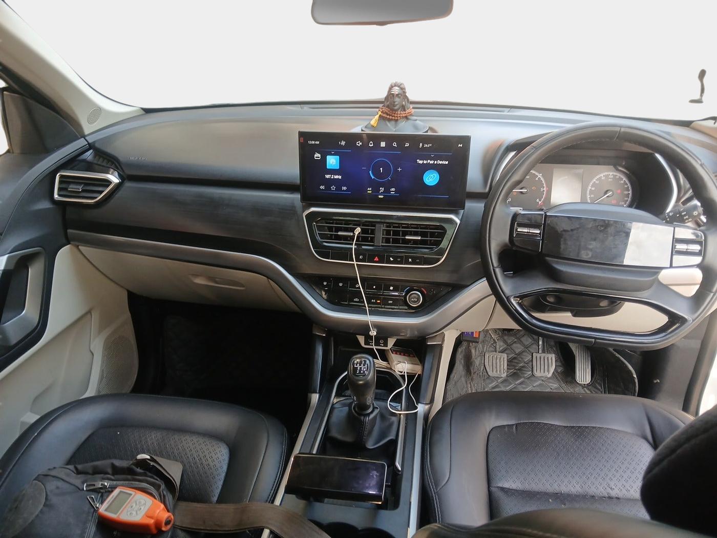 2021 Tata Safari XT PLUS, Diesel, Manual, 25,611 km, interior