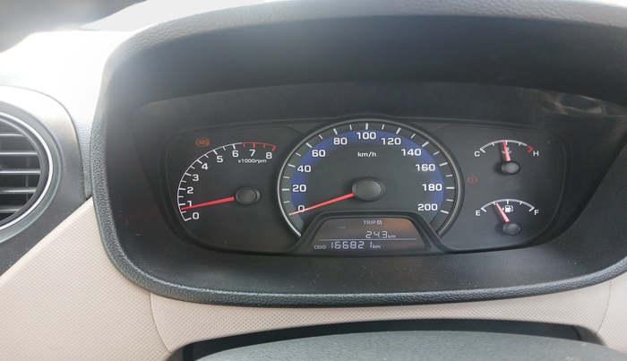 2014 Hyundai Xcent SX 1.2 (O), Petrol, Manual, 1,66,821 km, interior