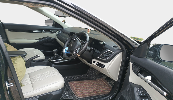 2023 KIA SELTOS  HTX 1.5 PETROL MT, Petrol, Manual, 20,586 km, interior