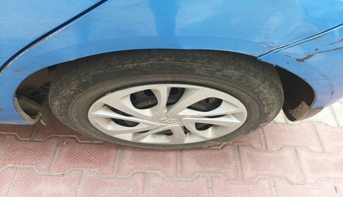 2012 Honda Brio V MT, Petrol, Manual, 82,718 km, tyre