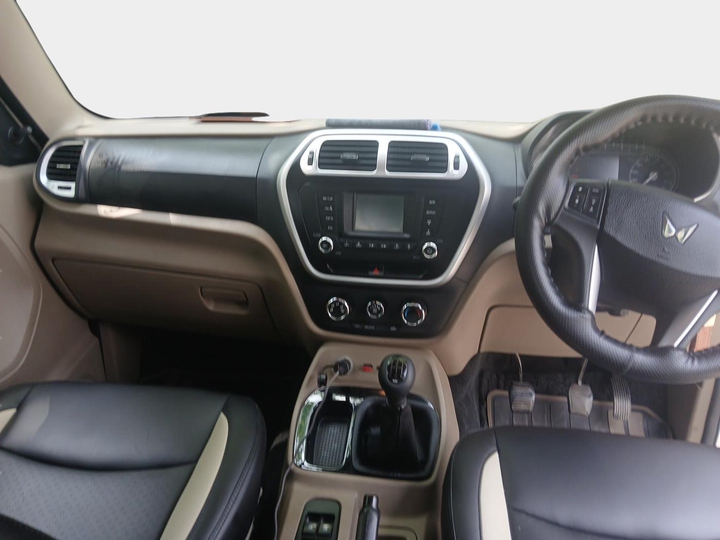 2023 Mahindra BOLERO NEO N 8, Diesel, Manual, 52,333 km, interior