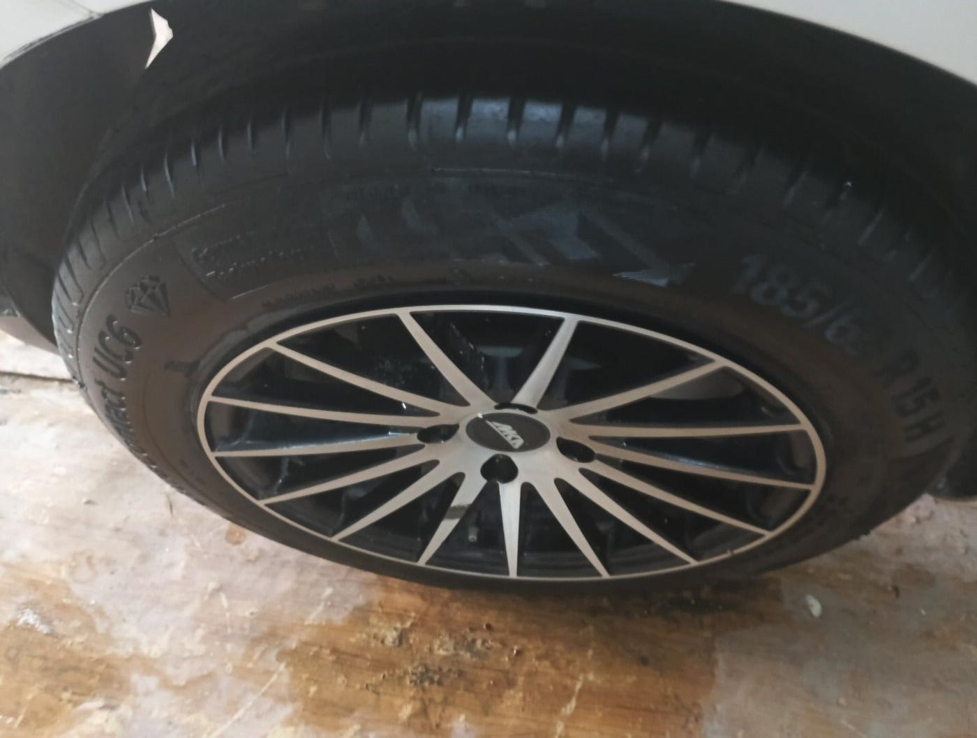 2015 Maruti Swift VDI, Diesel, Manual, 1,17,245 km, tyre