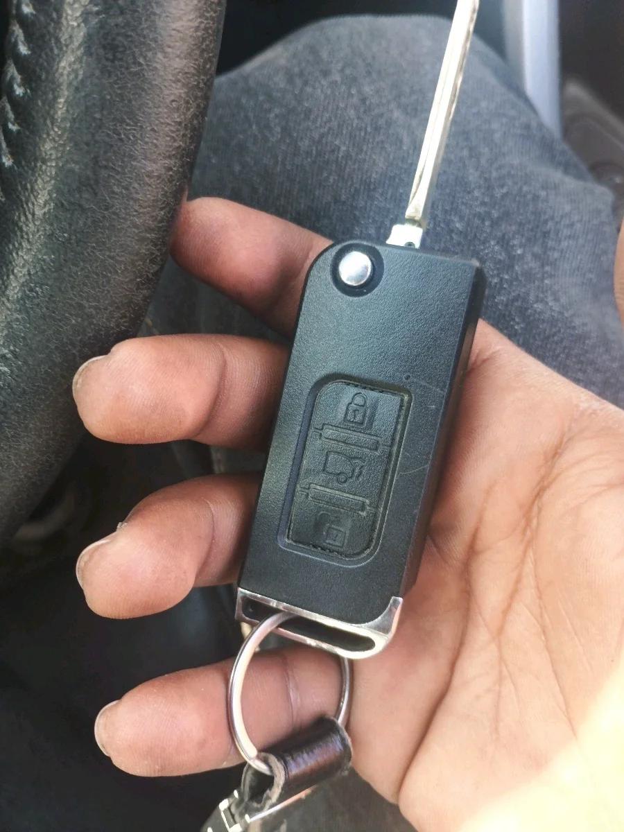 2013 Mahindra XUV500 W8, Diesel, Manual, 1,28,972 km, interior