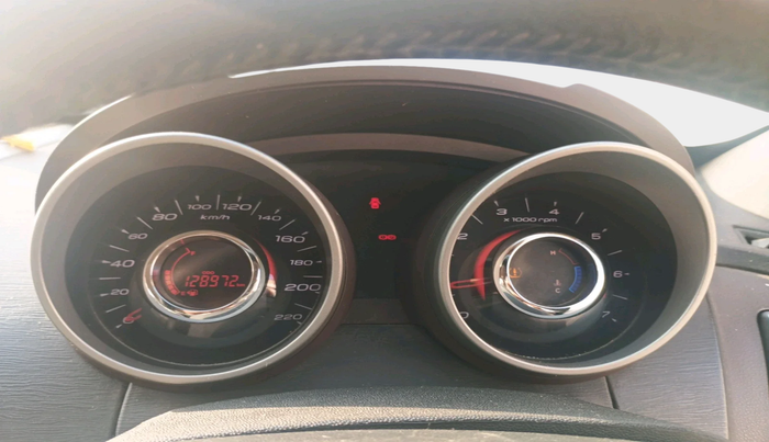 2013 Mahindra XUV500 W8, Diesel, Manual, 1,28,972 km, interior