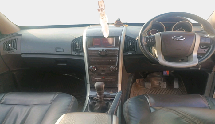 2013 Mahindra XUV500 W8, Diesel, Manual, 1,28,972 km, interior