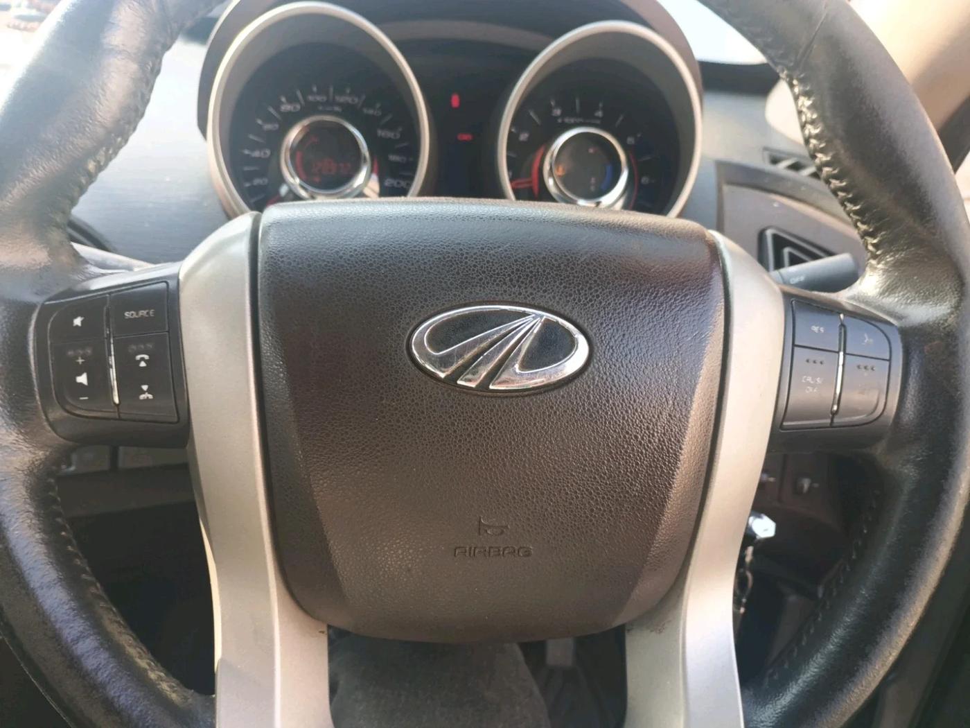 2013 Mahindra XUV500 W8, Diesel, Manual, 1,28,972 km, interior