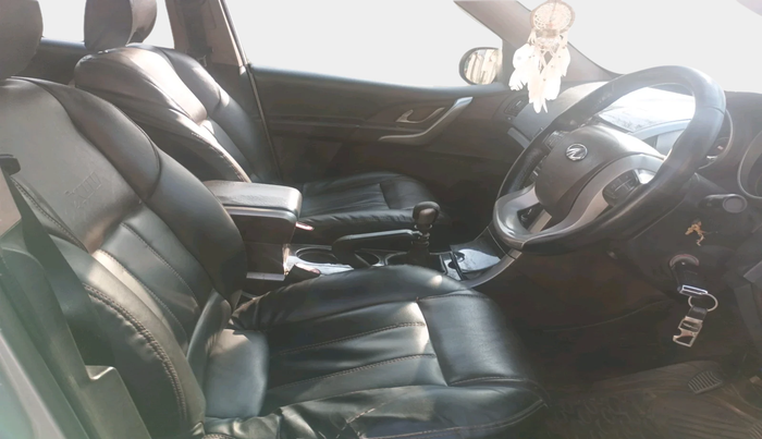 2013 Mahindra XUV500 W8, Diesel, Manual, 1,28,972 km, interior